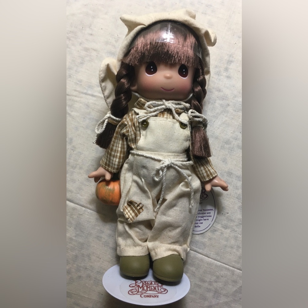 Rare Vintage Monthly Moments- November doll with Pumpkin Accessory & stand